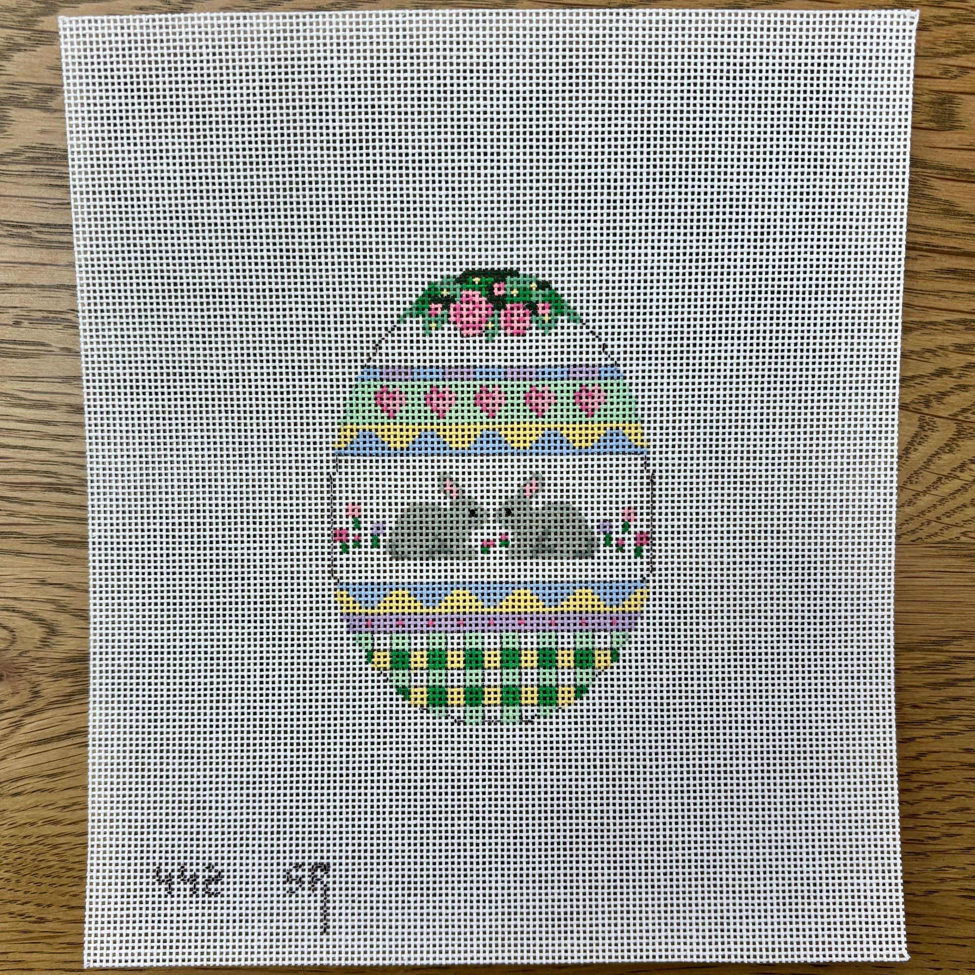 Love Bunnies, 4" Egg - 18 mesh