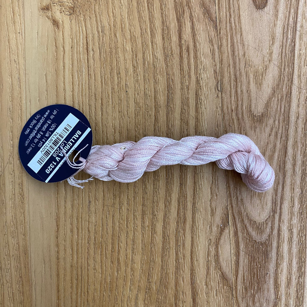 Planet Earth 6 Ply V1320 Ballerina - The Flying Needles