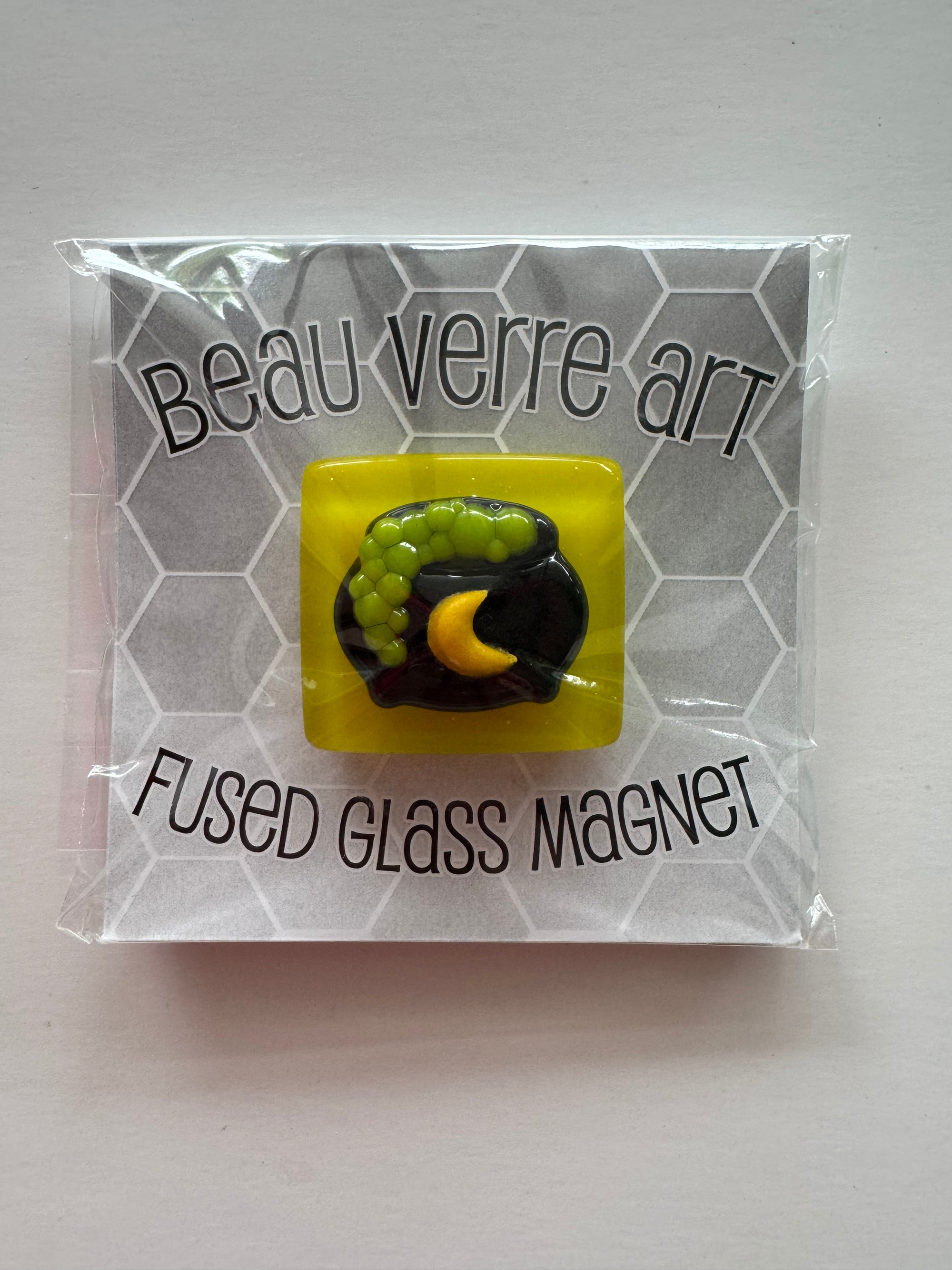 Beau Verre Cauldron Needleminder - The Flying Needles