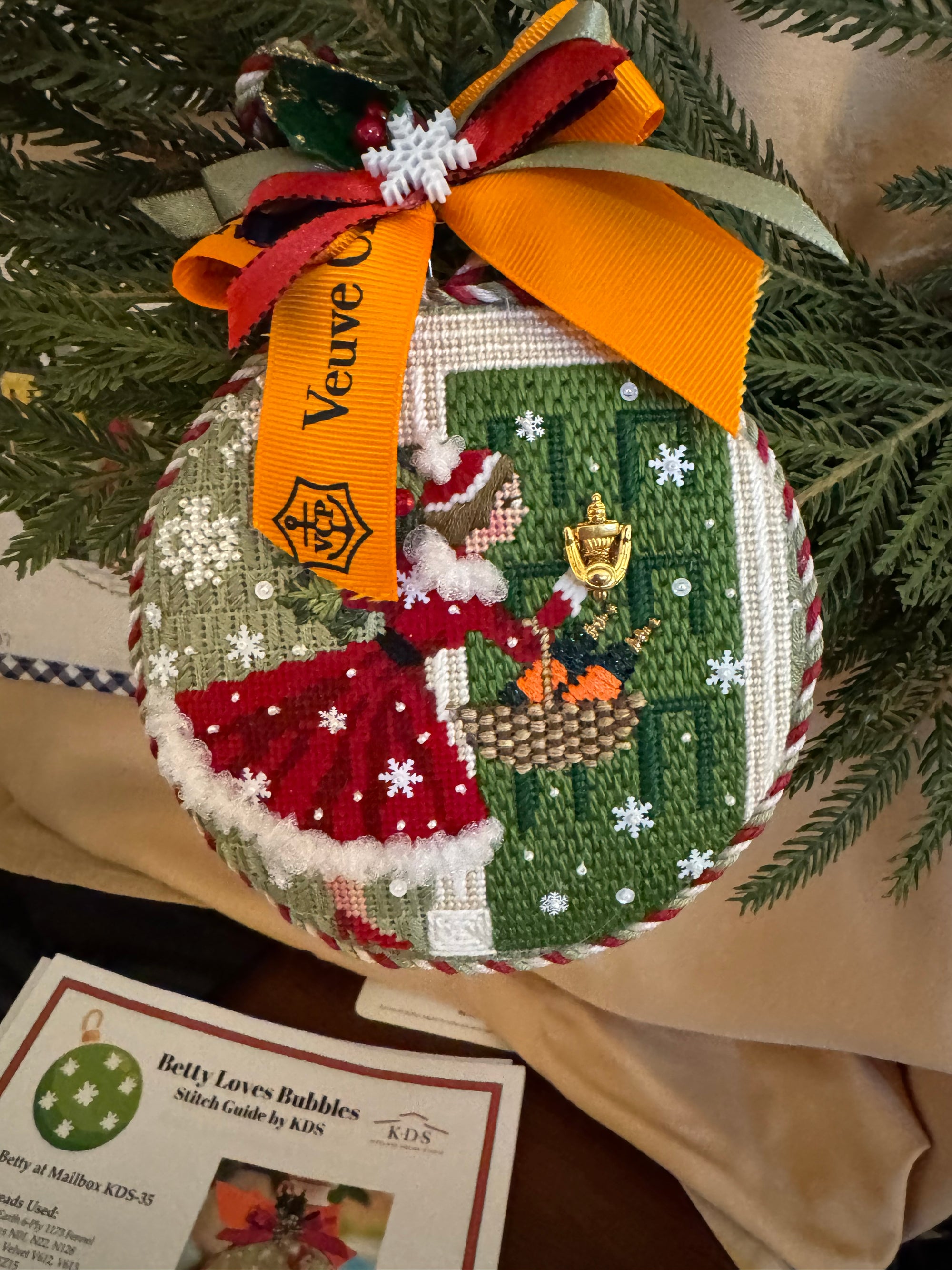 DEPOSIT - Betty Loves Bubbles Club - The Flying Needles