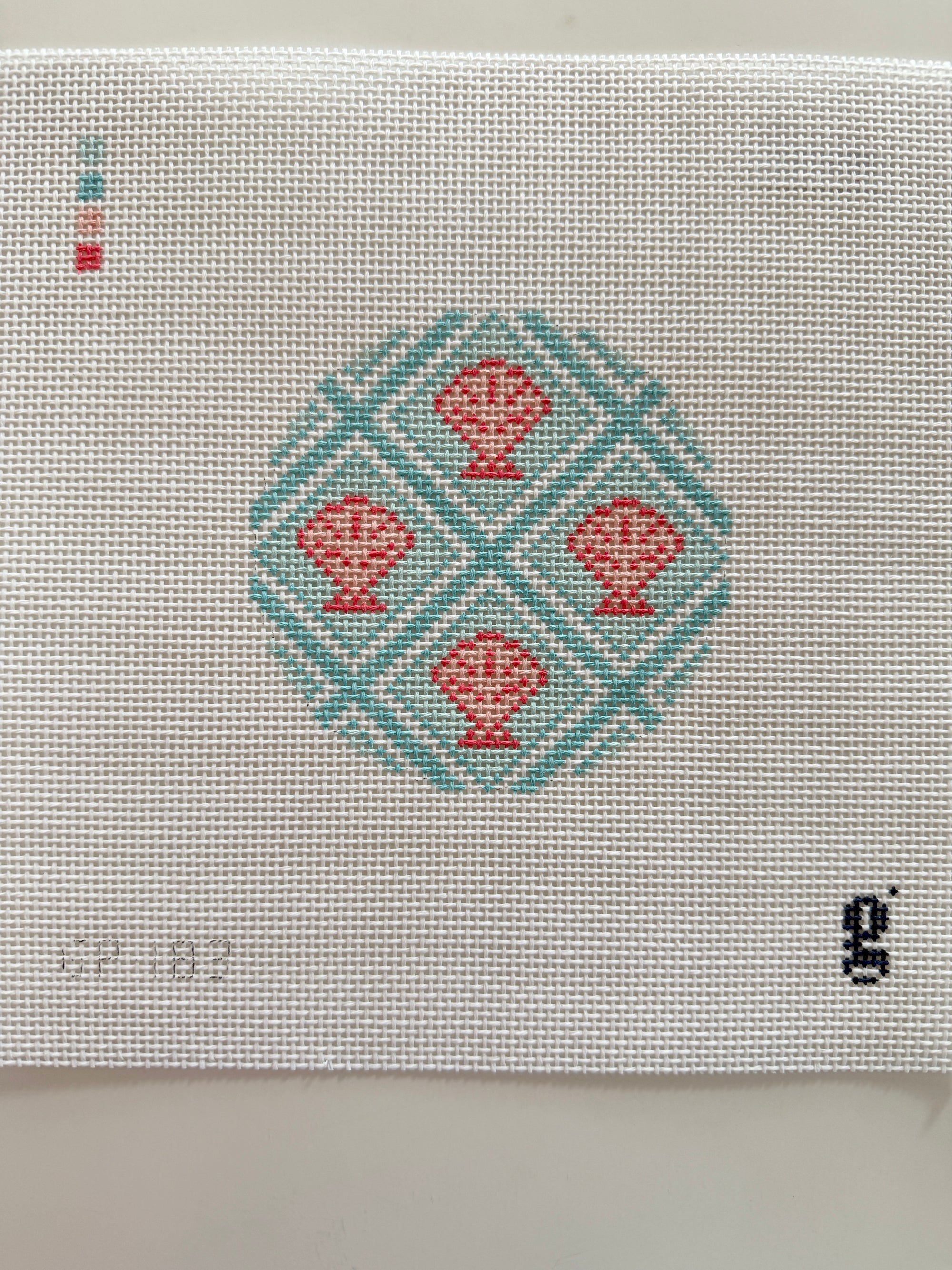 Shell Trellis Round - The Flying Needles