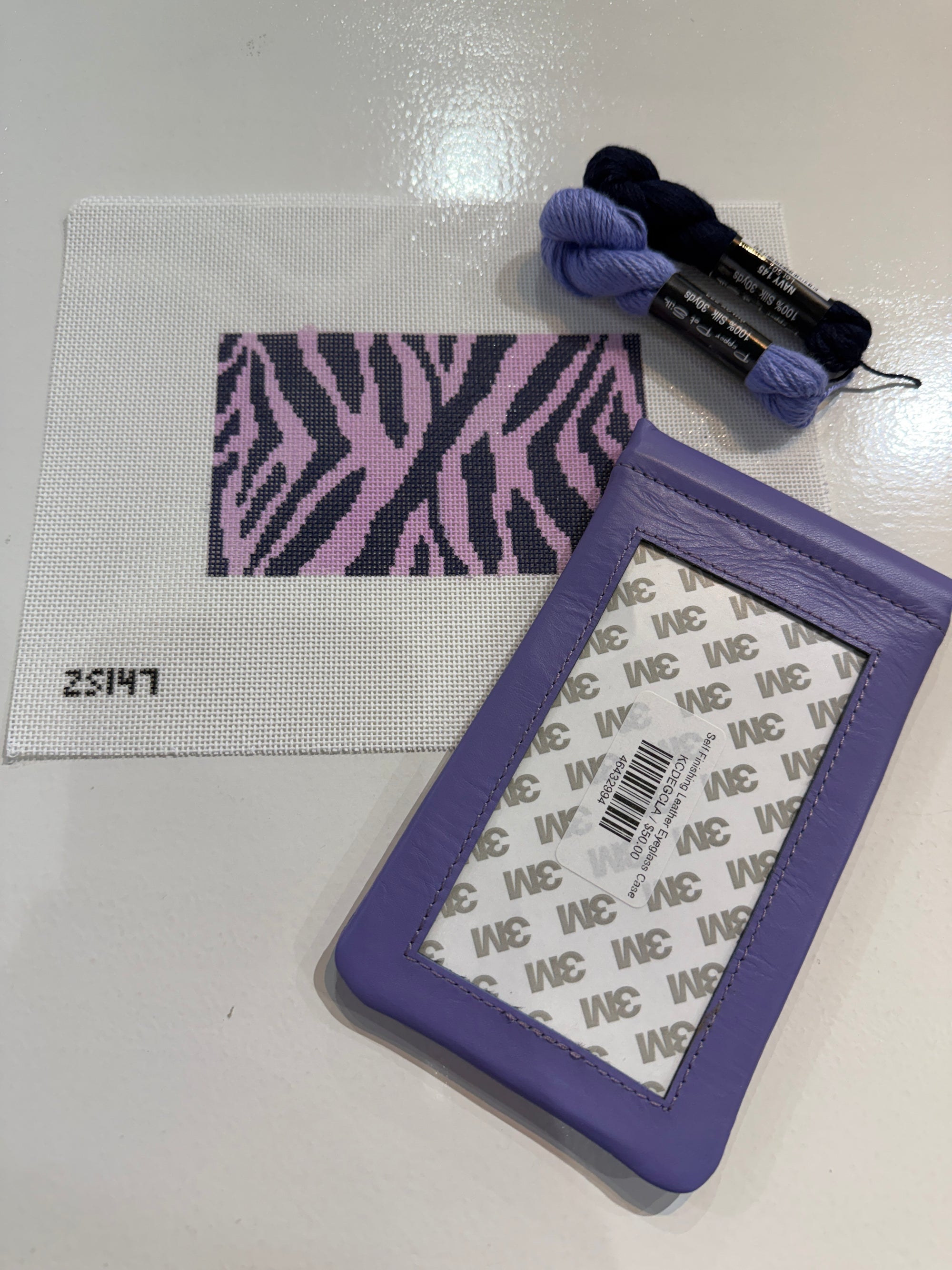 Self Finishing Eyeglass Case Kit - The Flying Needles