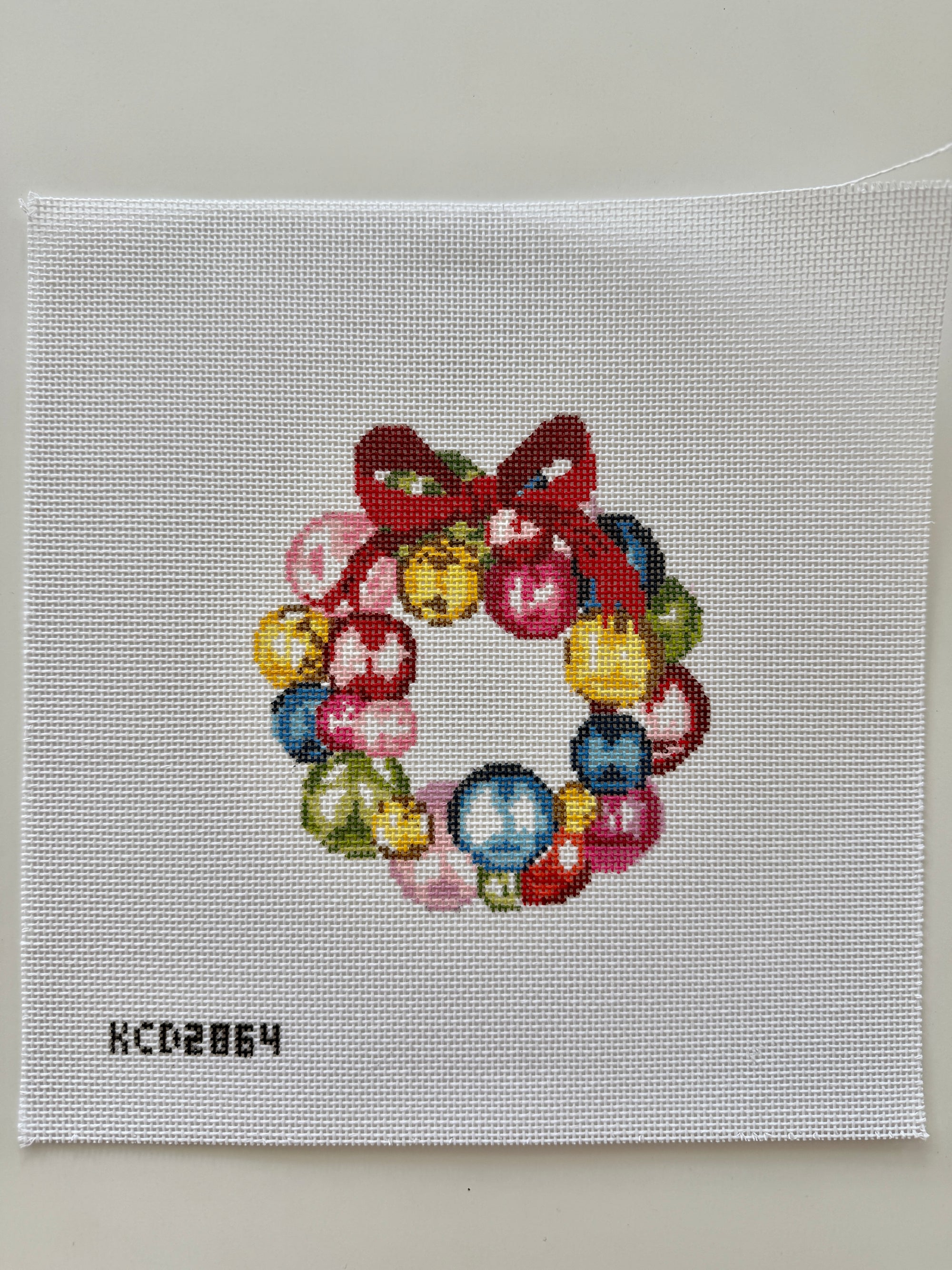 Small Glass Ornament Wreath - The Flying Needles