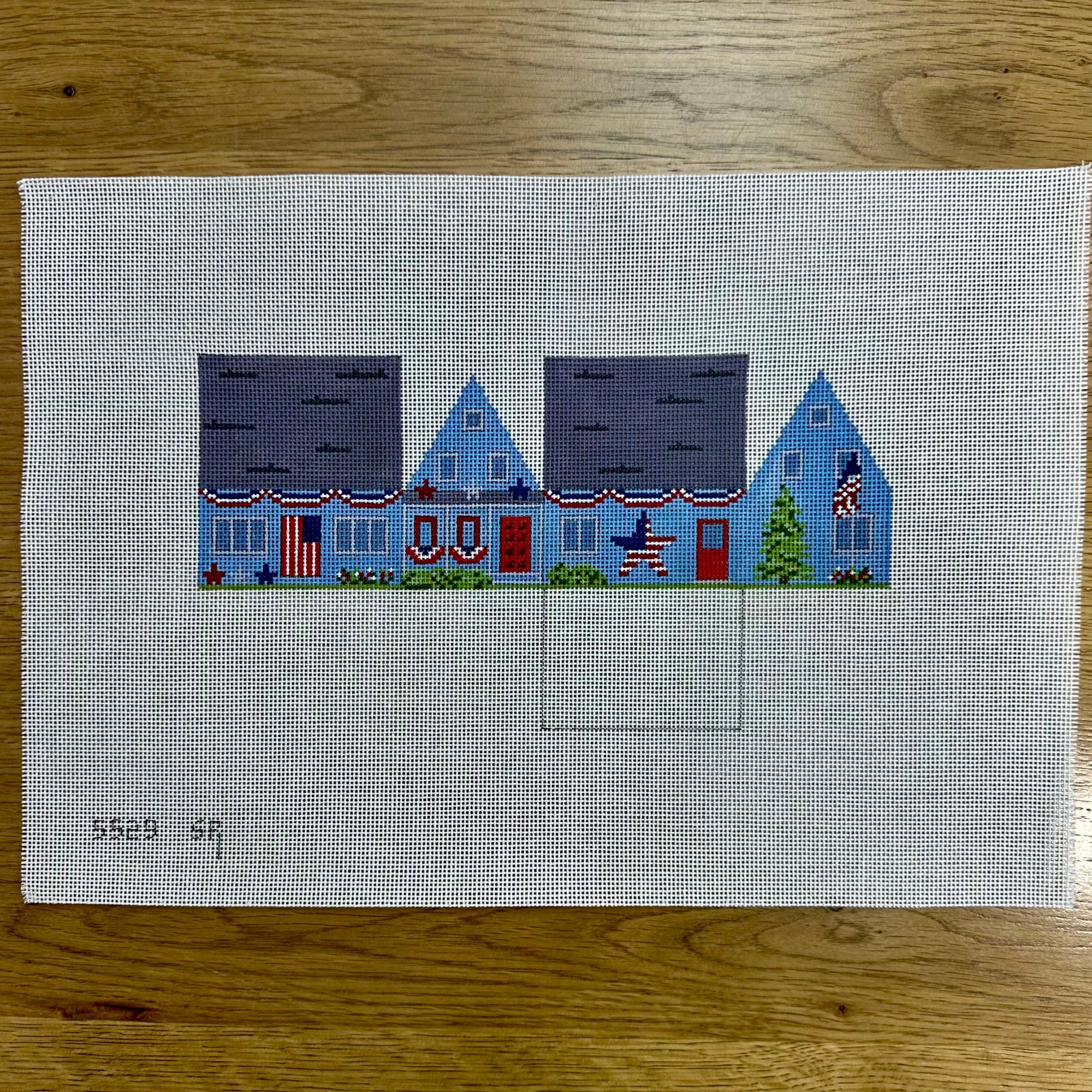 July 4th House, Mini House - 18 mesh