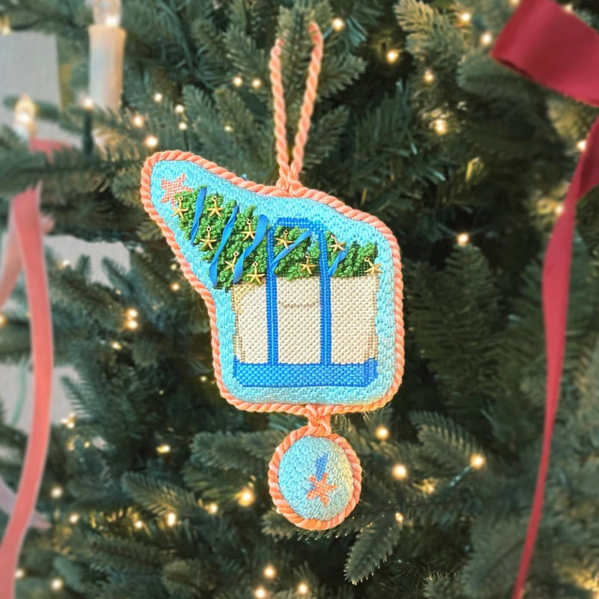 Starfish Christmas Tree Tote - Day 1 Red - The Flying Needles