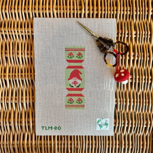 Christmas Cracker - Gnome for the Holidays - The Flying Needles