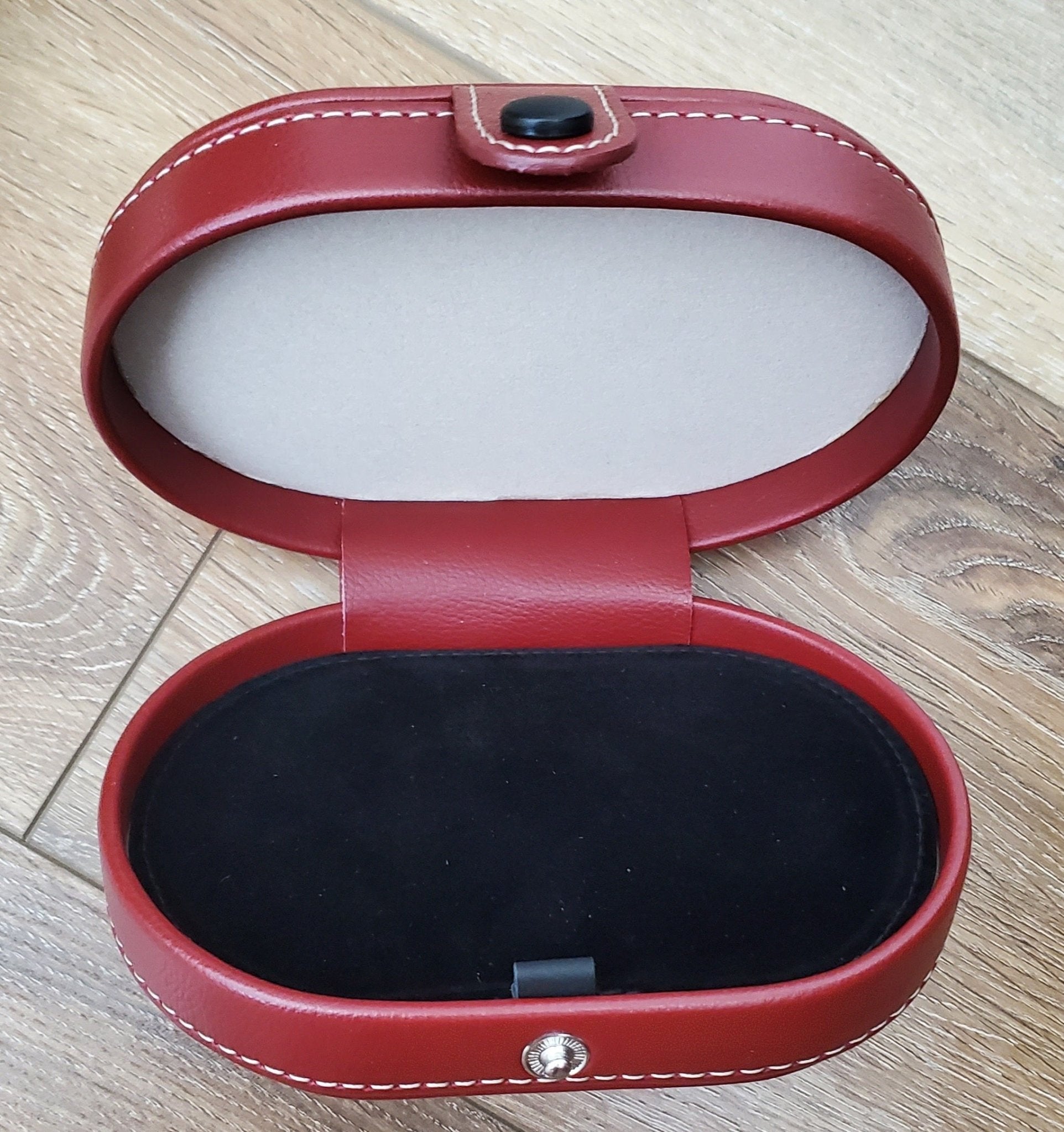 Leather Needle Box - The Flying Needles