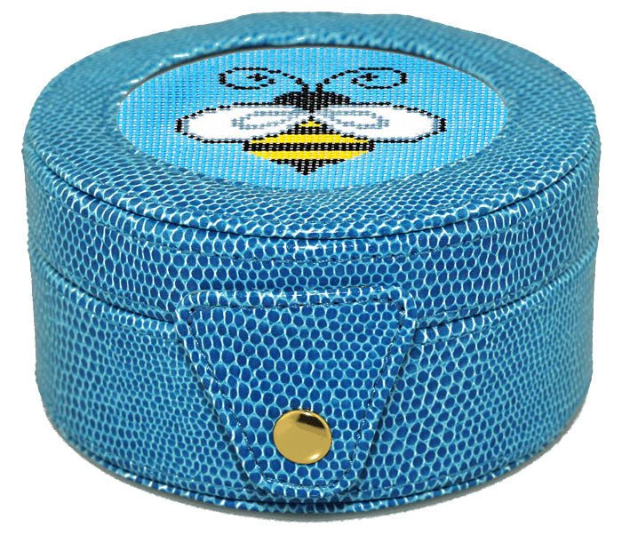 Round Snap Box - The Flying Needles