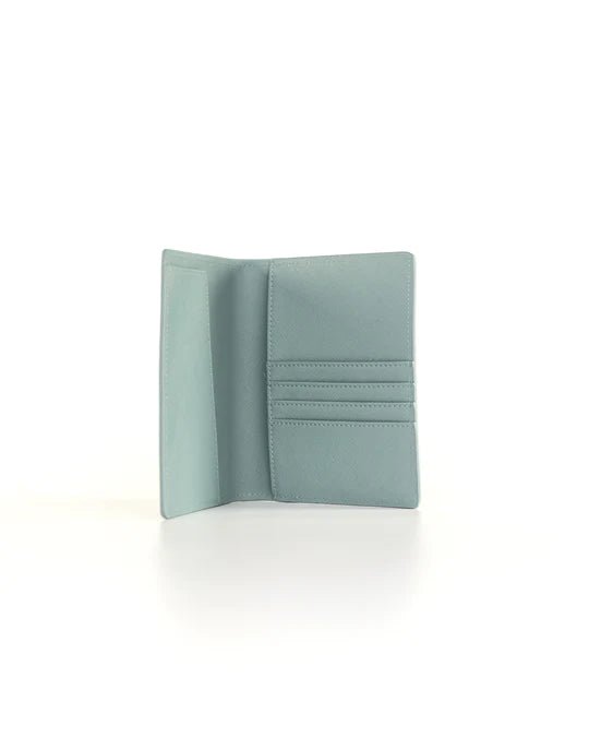 Self-Finishing Passport Cover - The Flying Needles